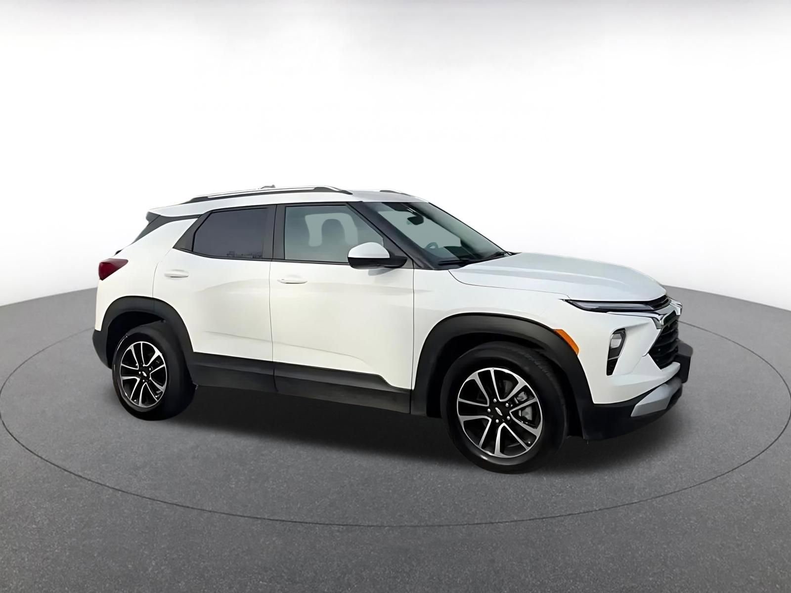Thumbnail: 2025 Chevrolet TrailBlazer - 2