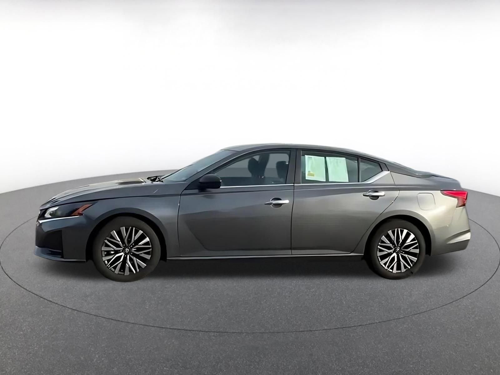 Thumbnail: 2025 Nissan Altima - 4