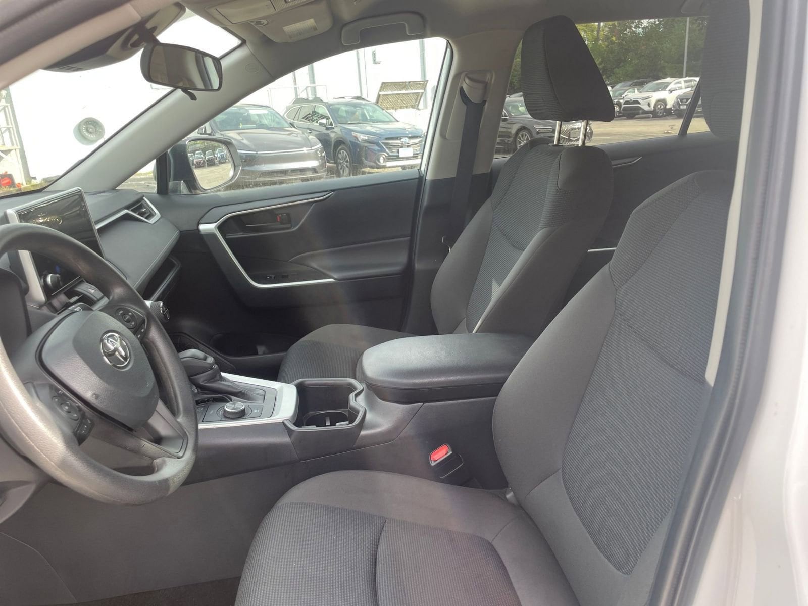 Thumbnail: 2025 Toyota RAV4 - 24