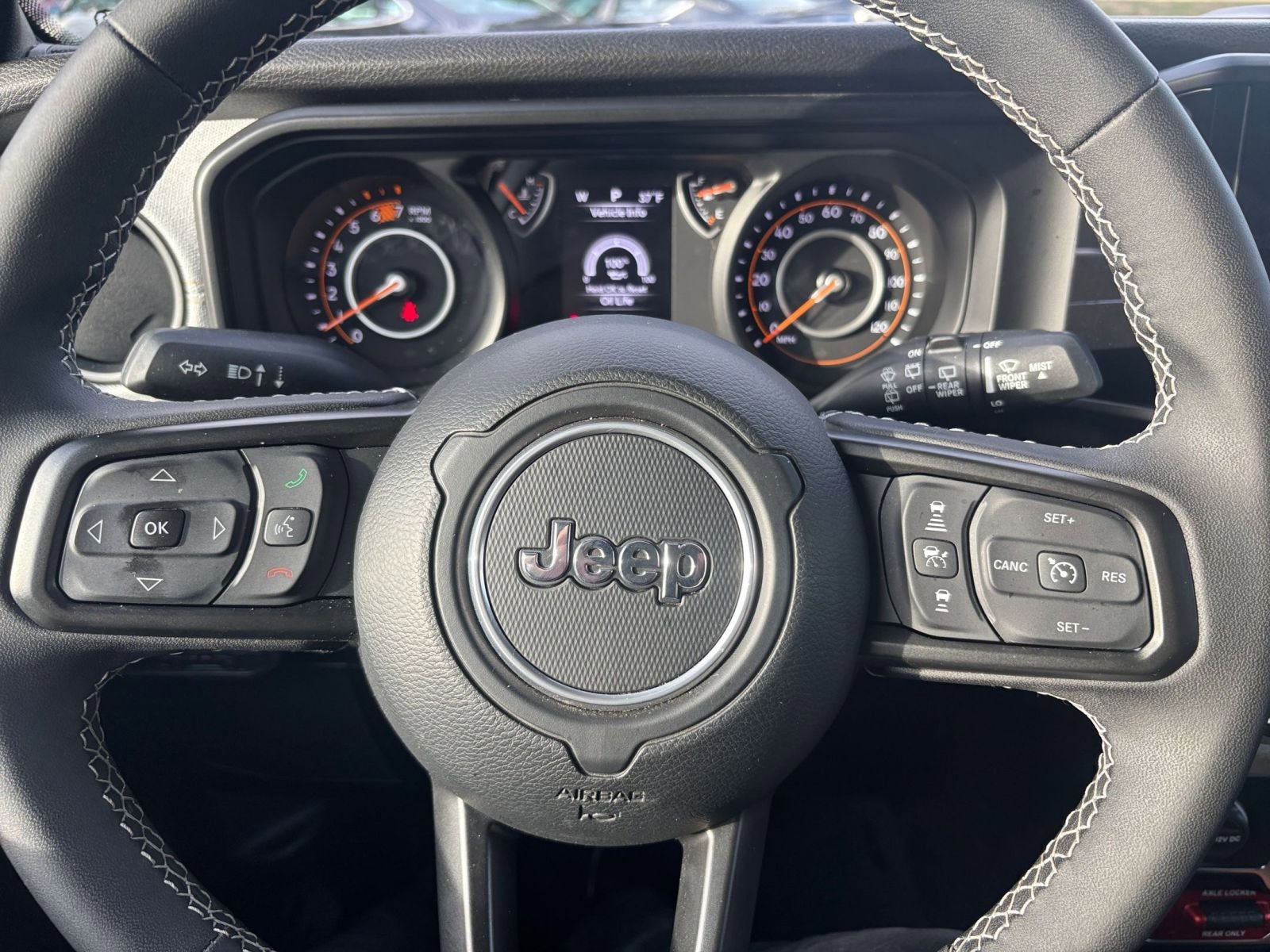 Thumbnail: 2025 Jeep Wrangler - 25