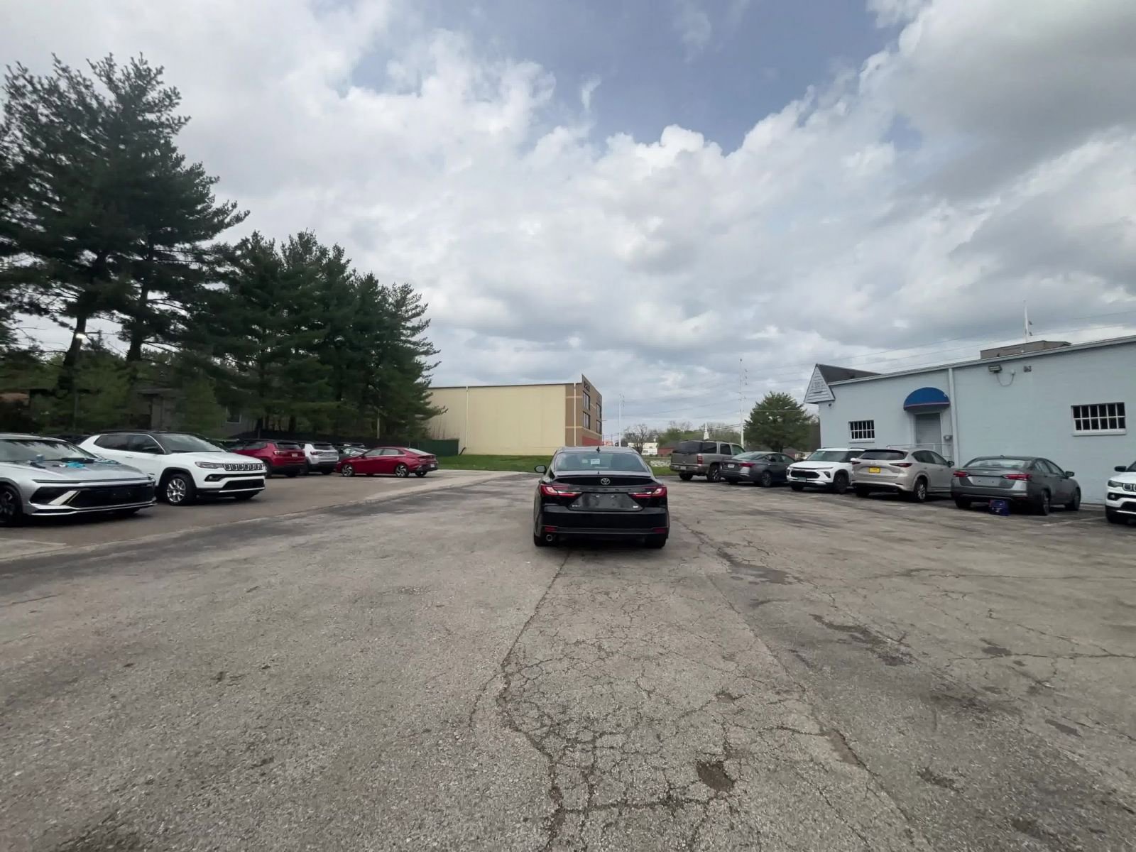 Thumbnail: 2025 Toyota Camry - 16