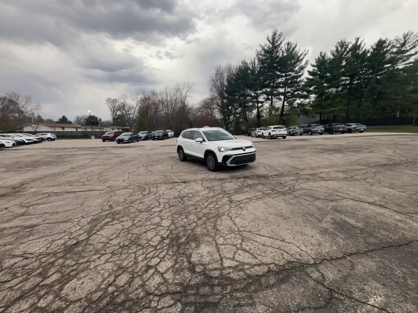 Thumbnail: 2025 Volkswagen Taos - 15