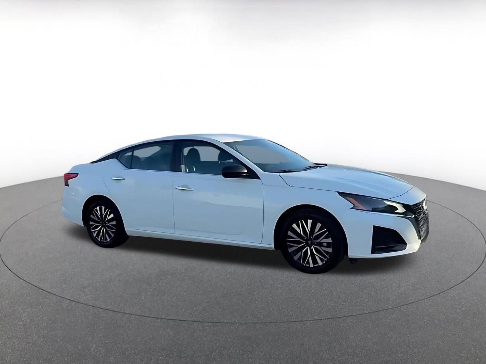 Thumbnail: 2025 Nissan Altima - 2