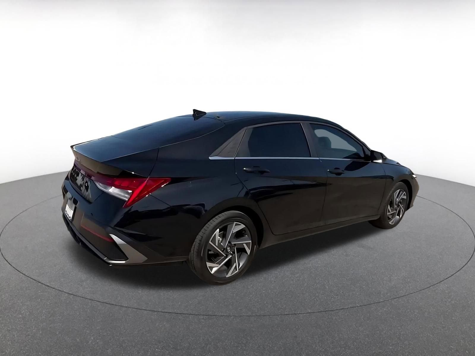 Thumbnail: 2025 Hyundai Elantra - 15