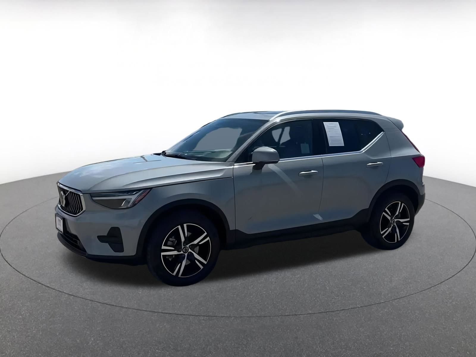 Thumbnail: 2024 Volvo XC40 - 7