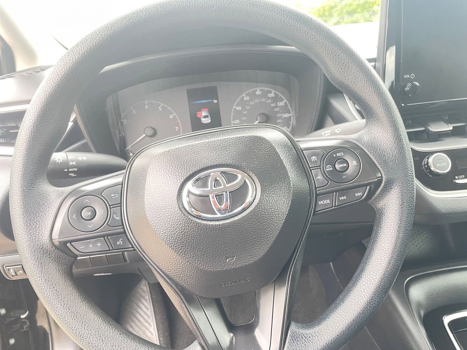 Thumbnail: 2025 Toyota Corolla - 25