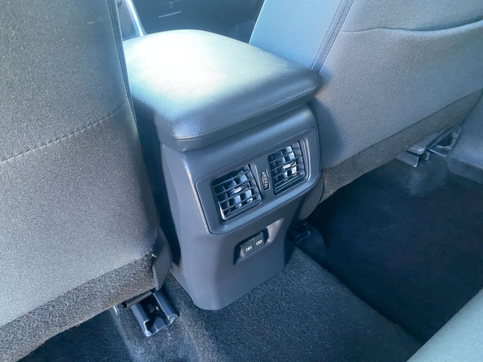 Thumbnail: 2025 Toyota RAV4 - 30