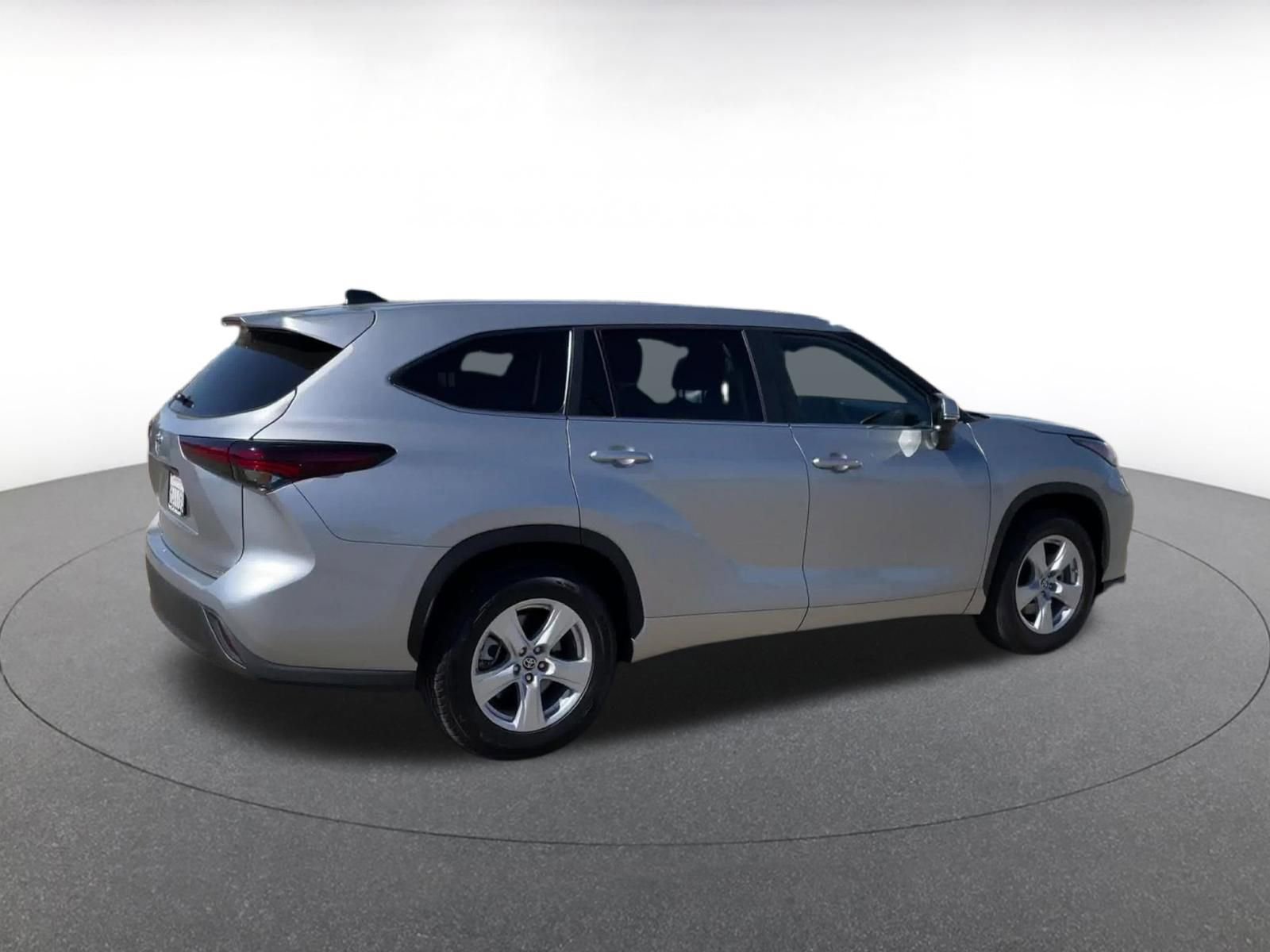Thumbnail: 2025 Toyota Highlander - 15