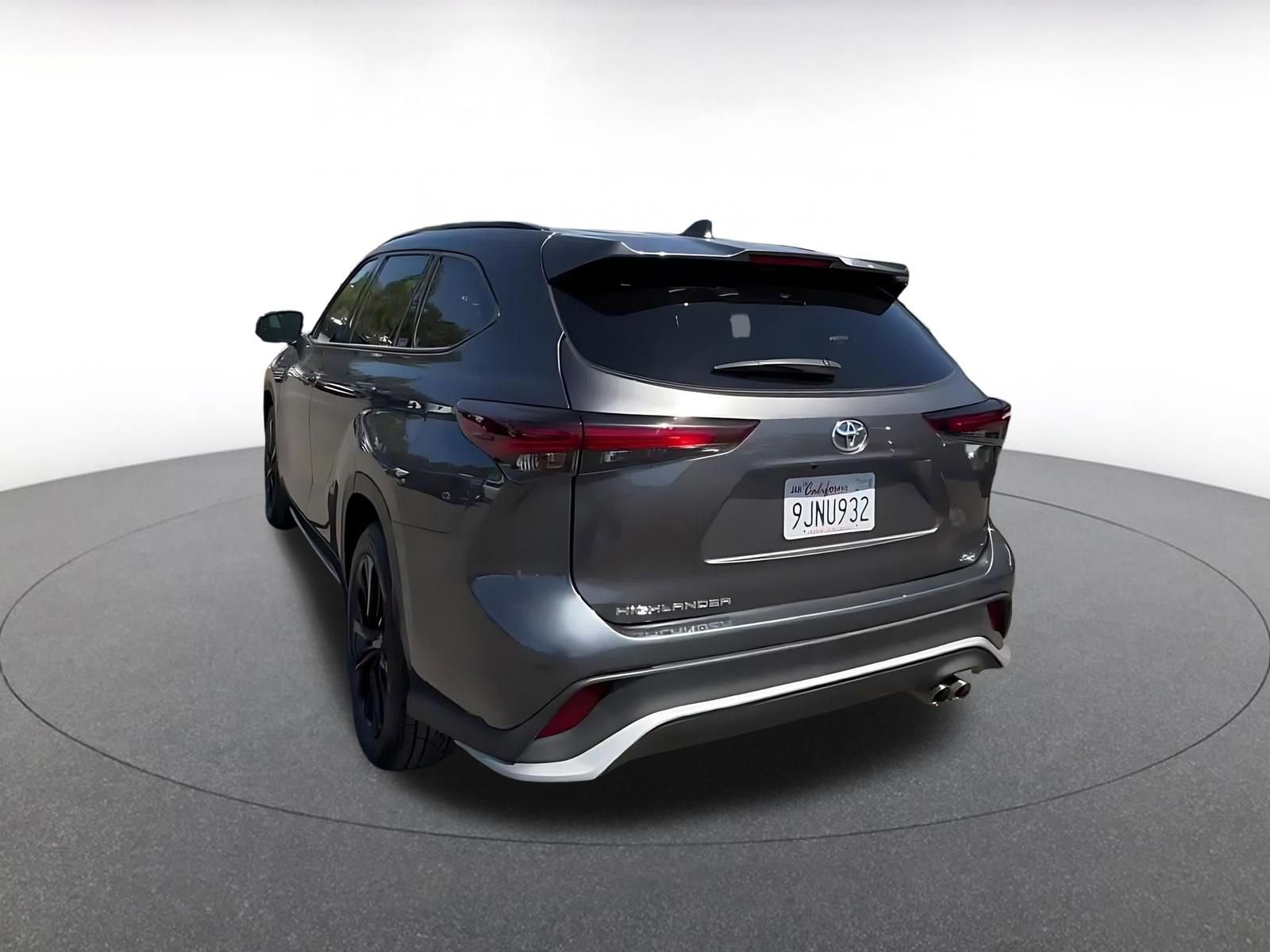 Thumbnail: 2024 Toyota Highlander - 11