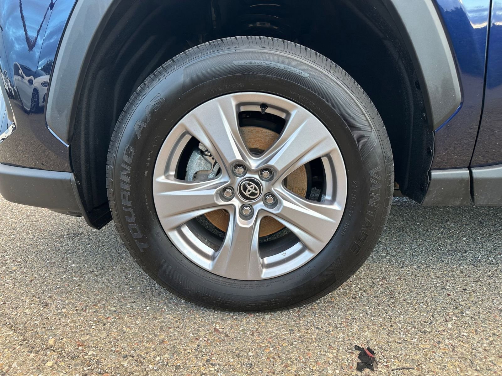 Thumbnail: 2025 Toyota RAV4 - 31