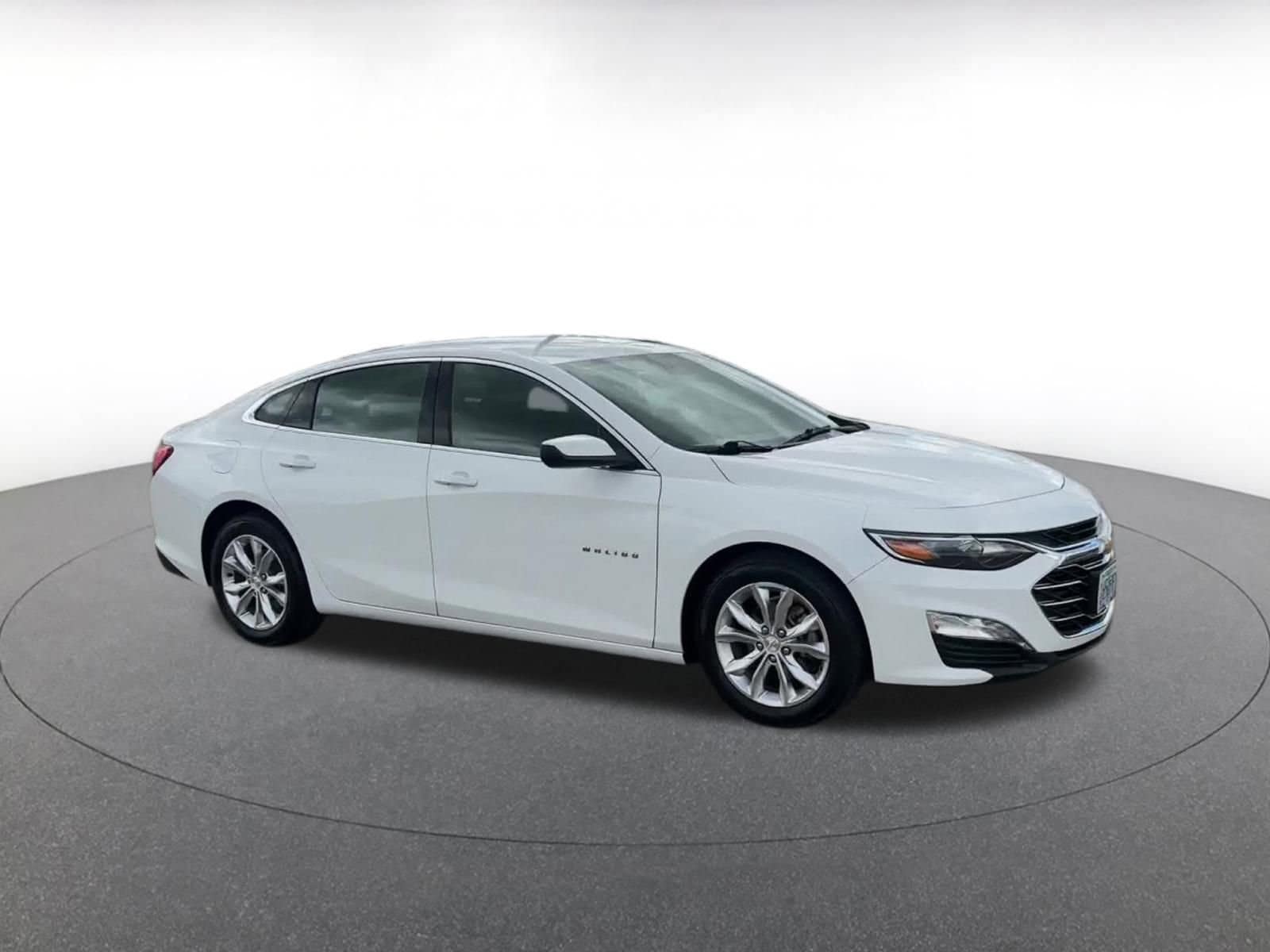 Thumbnail: 2024 Chevrolet Malibu - 2