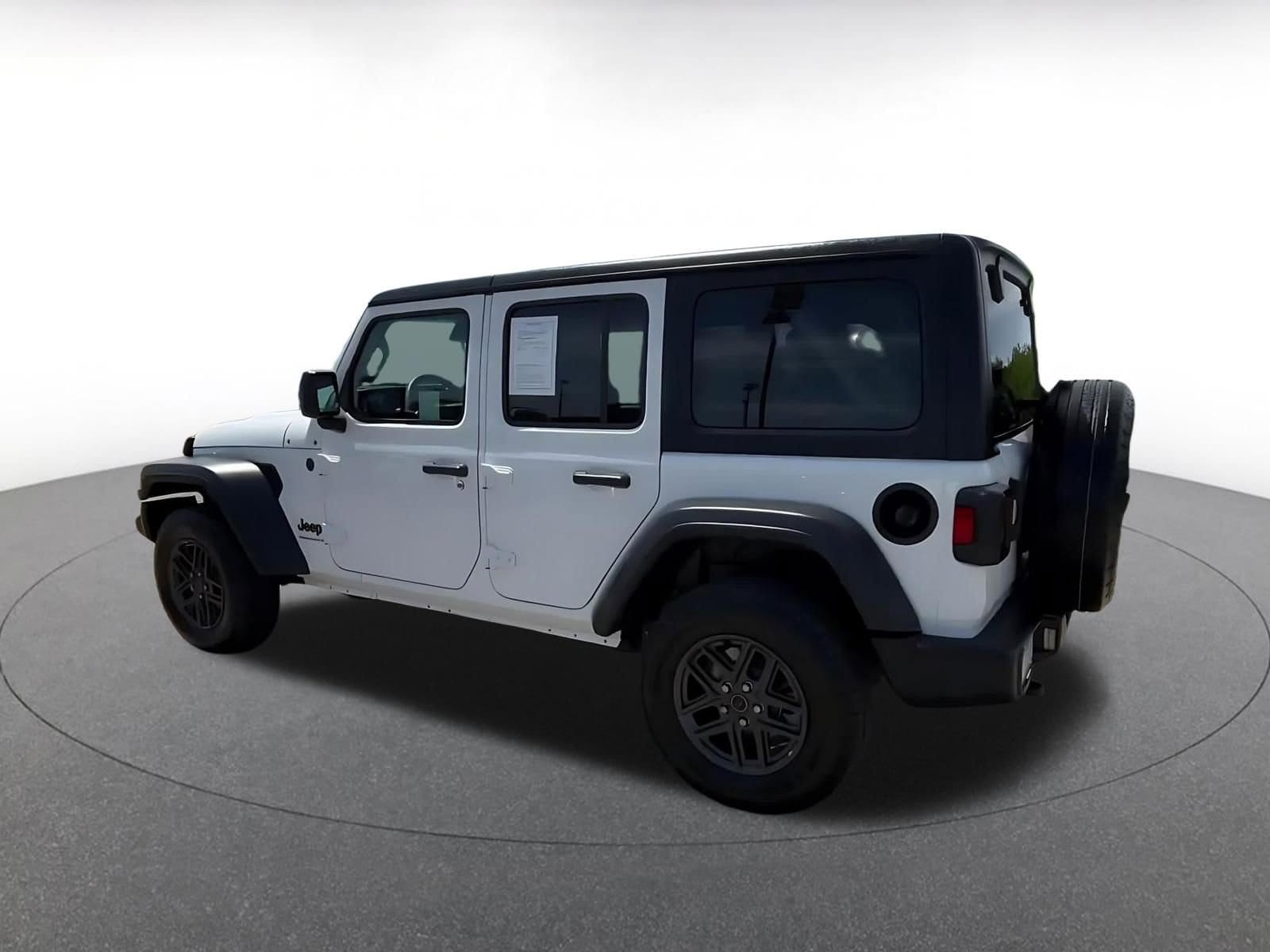 Thumbnail: 2025 Jeep Wrangler - 10