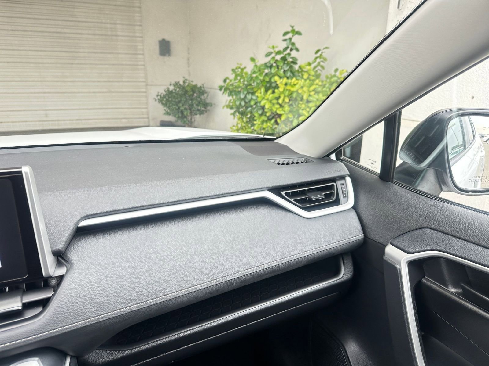 Thumbnail: 2025 Toyota RAV4 - 35