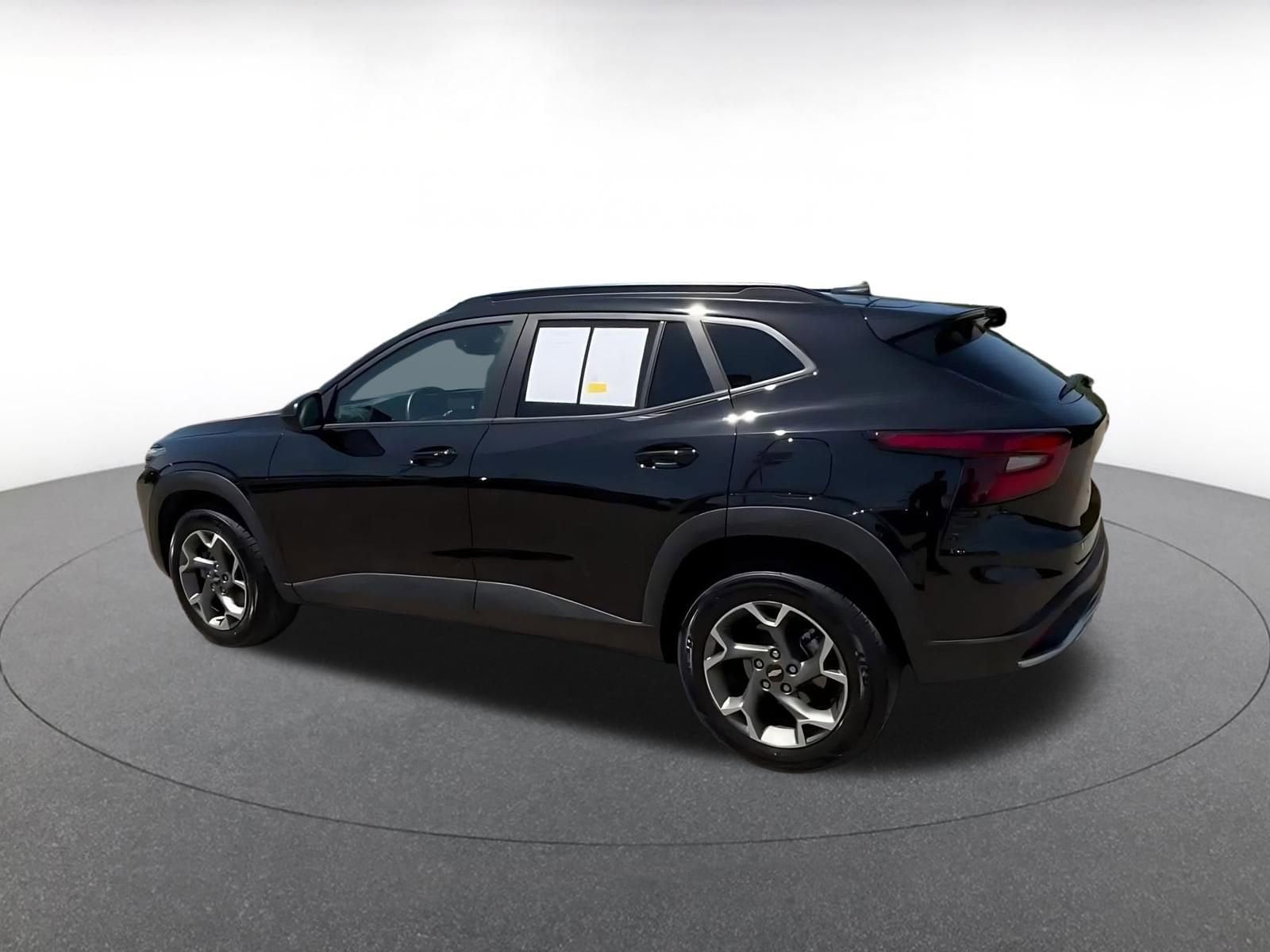 Thumbnail: 2025 Chevrolet Trax - 10