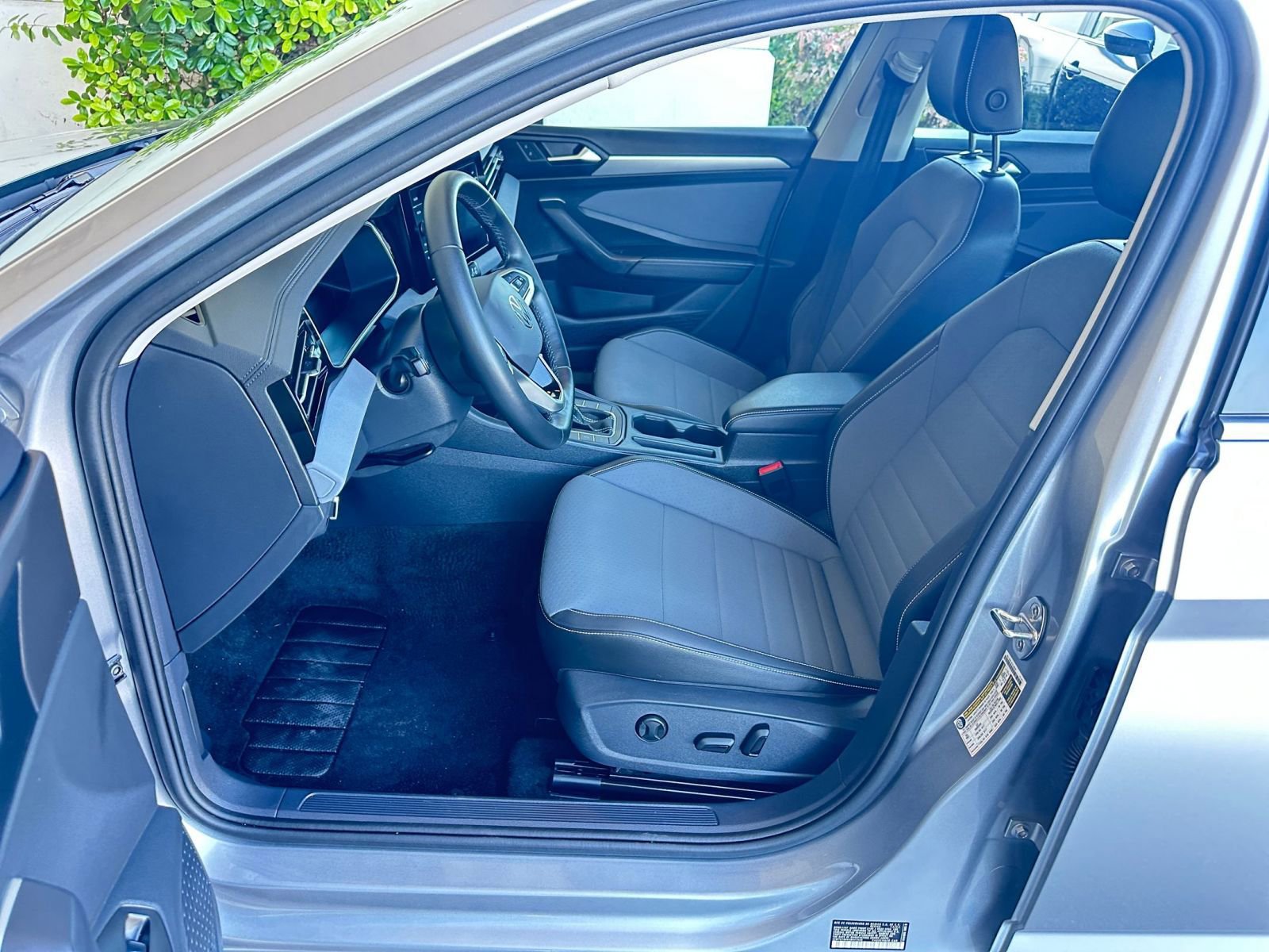 Thumbnail: 2025 Volkswagen Jetta - 27