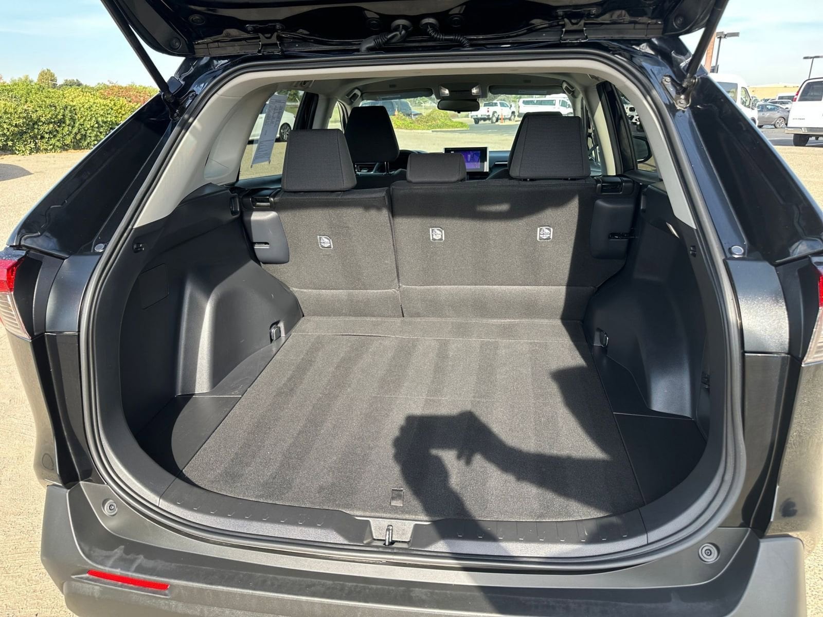 Thumbnail: 2025 Toyota RAV4 - 31