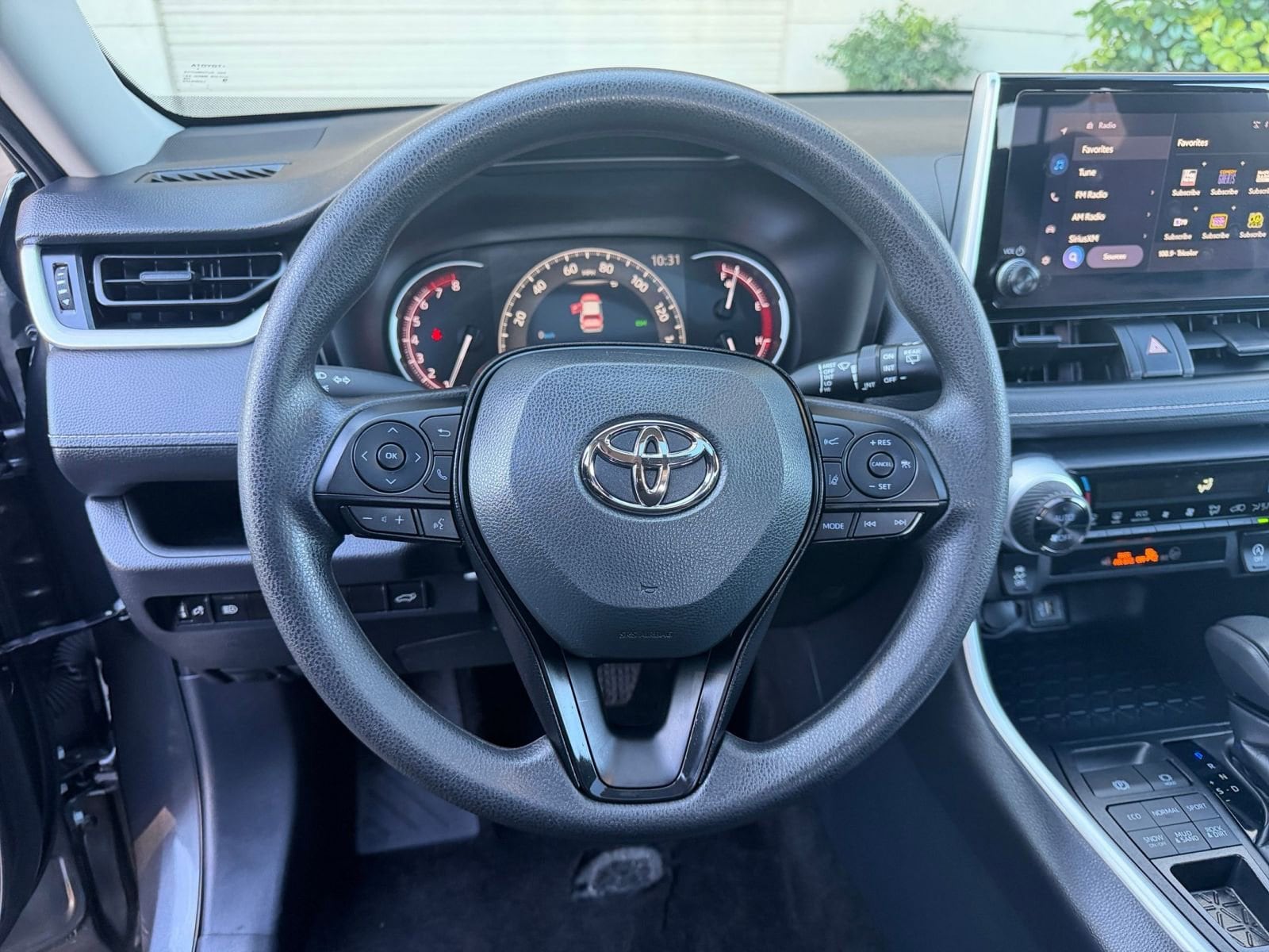 Thumbnail: 2025 Toyota RAV4 - 29