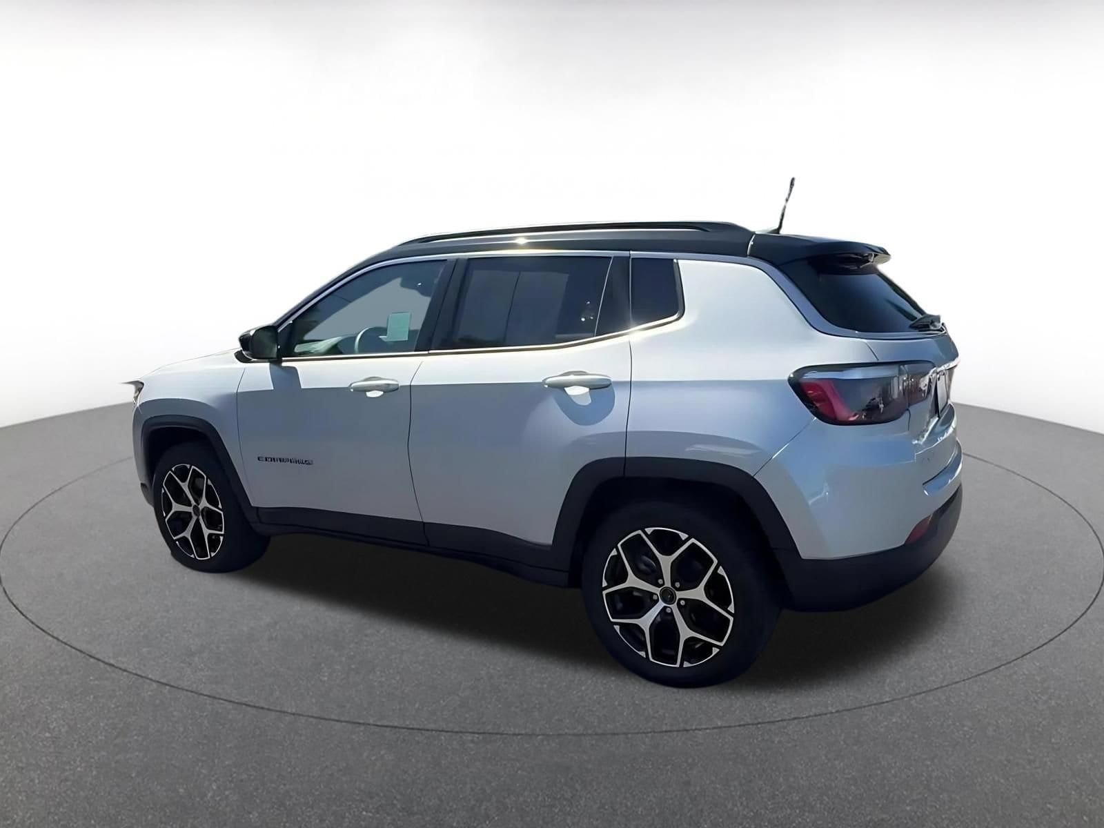 Thumbnail: 2025 Jeep Compass - 10
