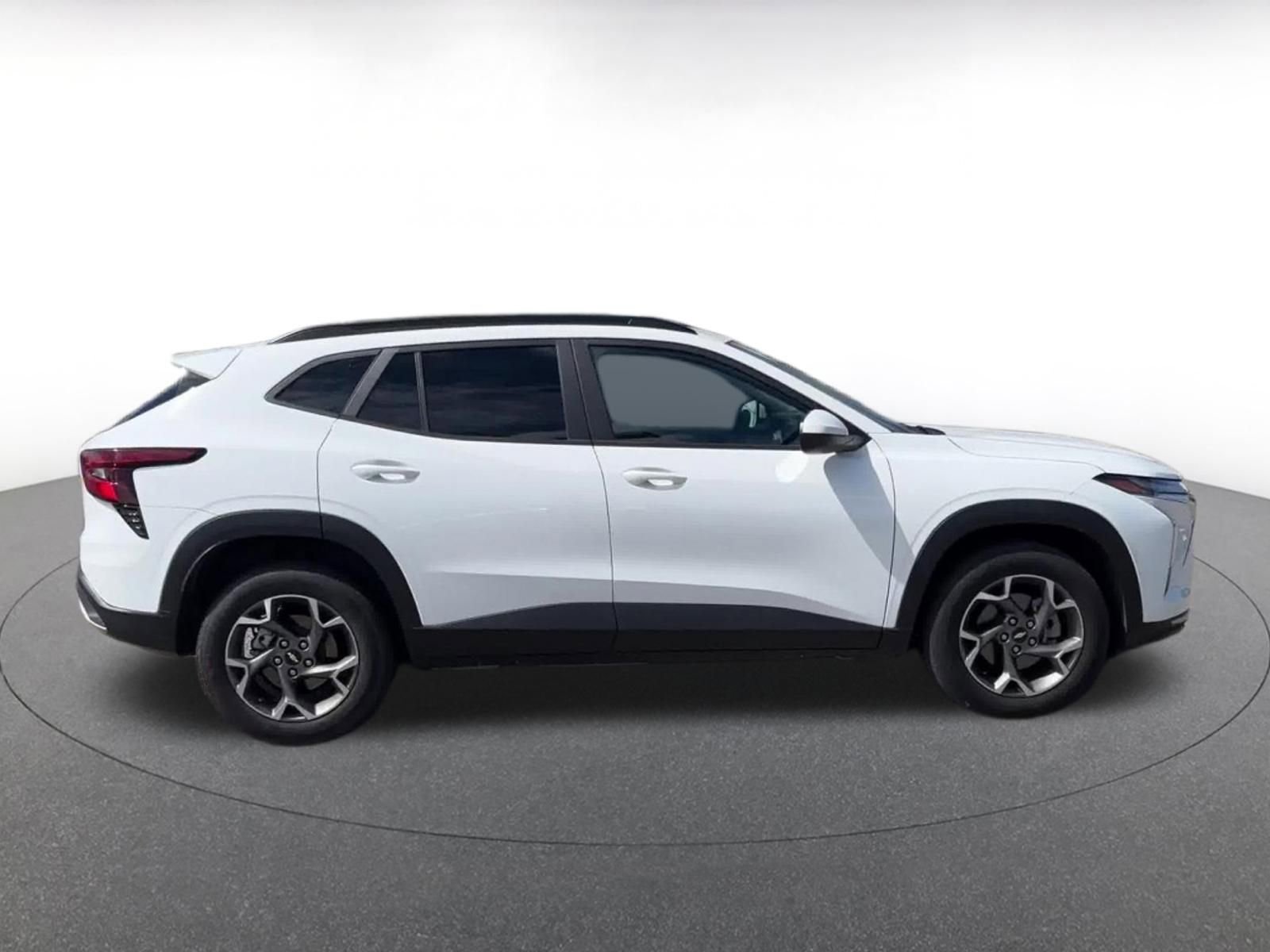 Thumbnail: 2025 Chevrolet Trax - 16