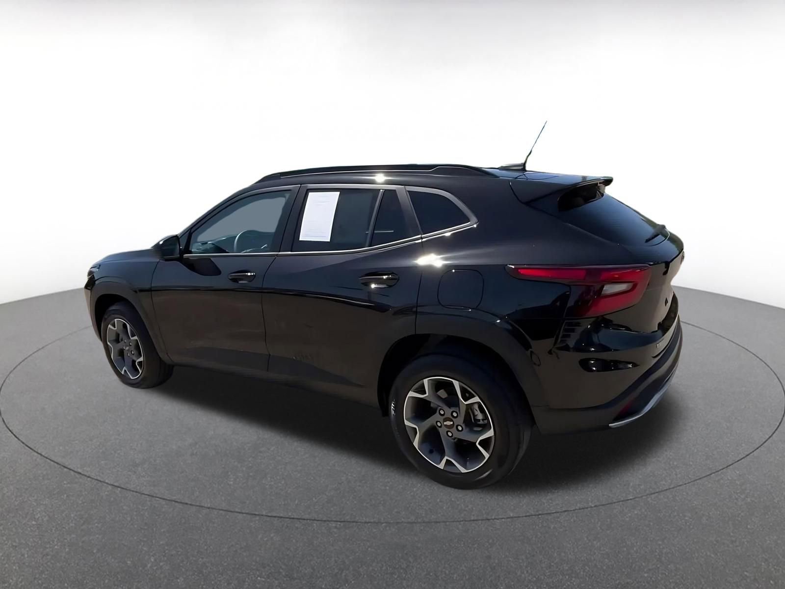 Thumbnail: 2025 Chevrolet Trax - 10