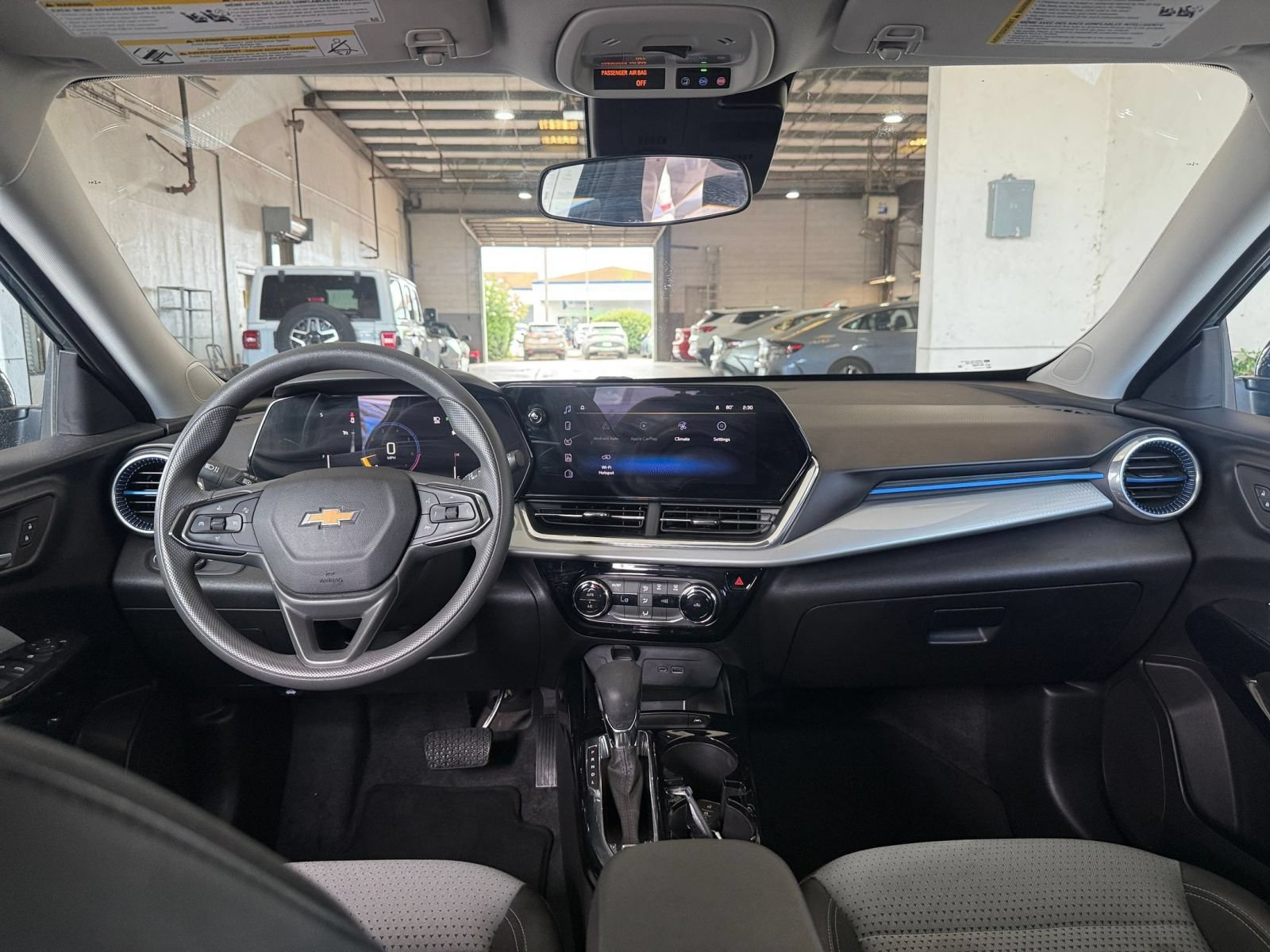 Thumbnail: 2025 Chevrolet Trax - 31