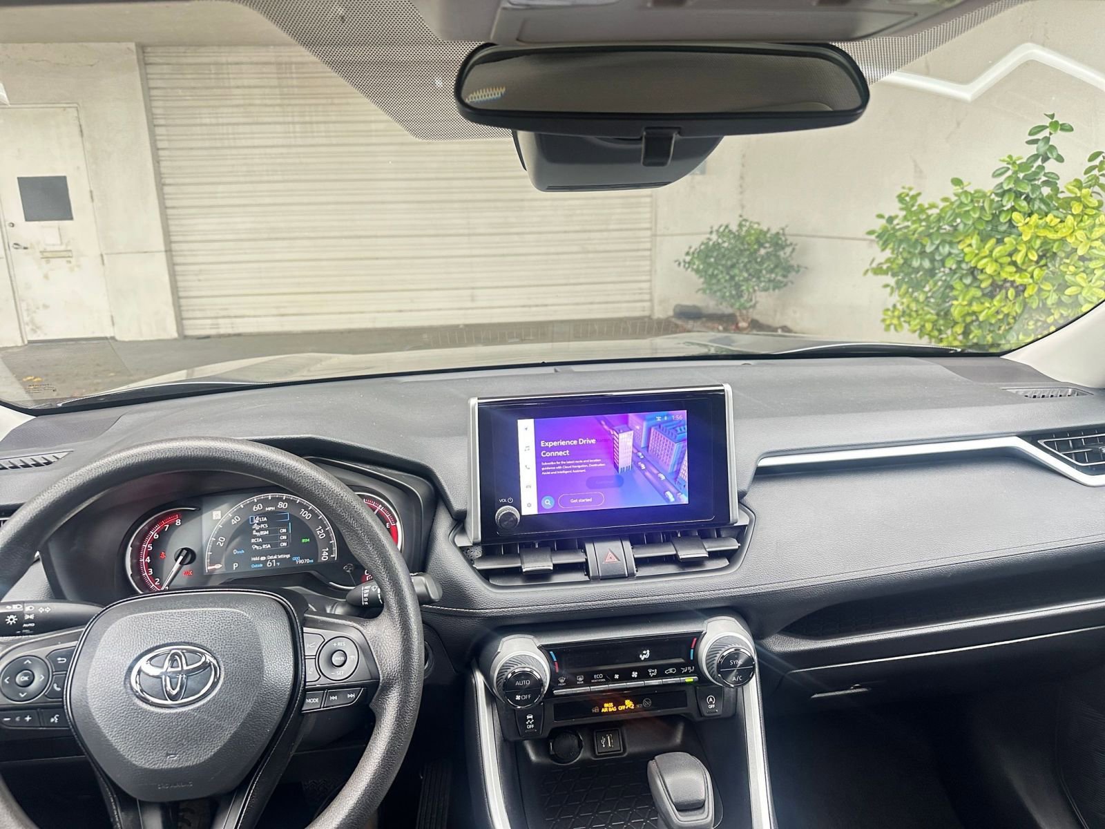 Thumbnail: 2025 Toyota RAV4 - 33