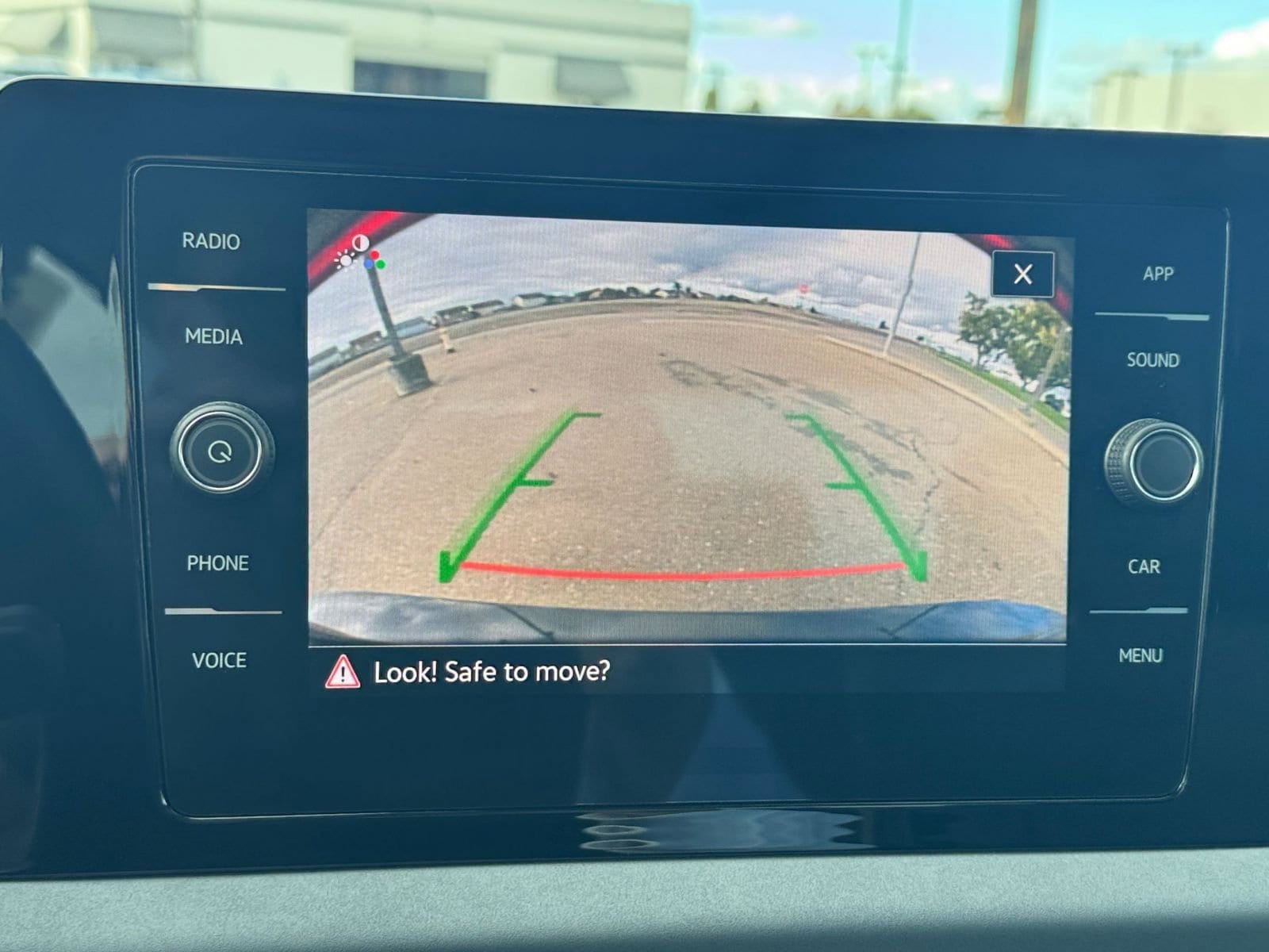 Thumbnail: 2025 Volkswagen Jetta - 17