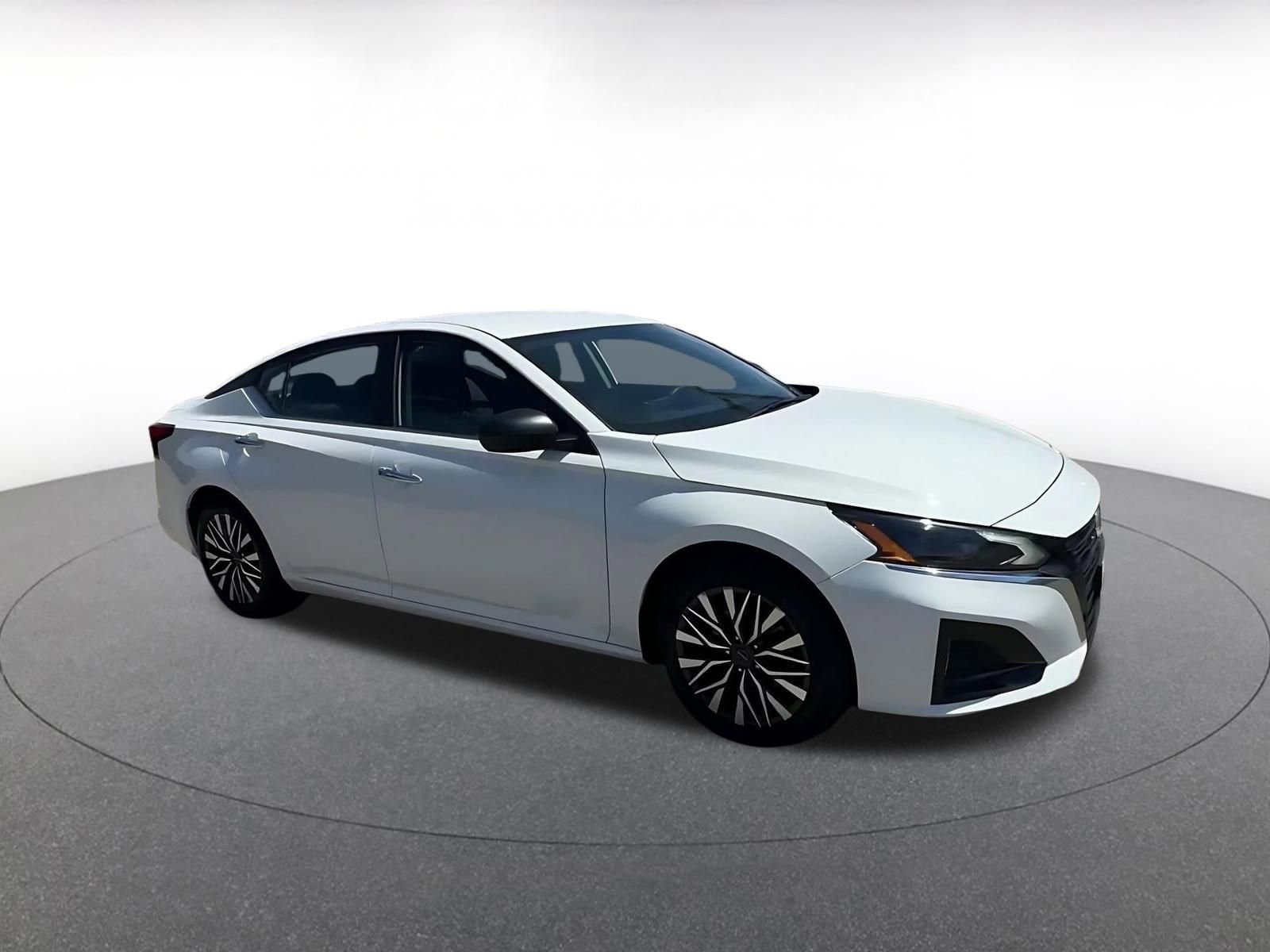 Thumbnail: 2025 Nissan Altima - 2