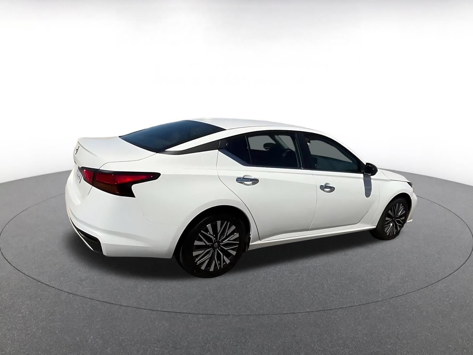 Thumbnail: 2025 Nissan Altima - 12
