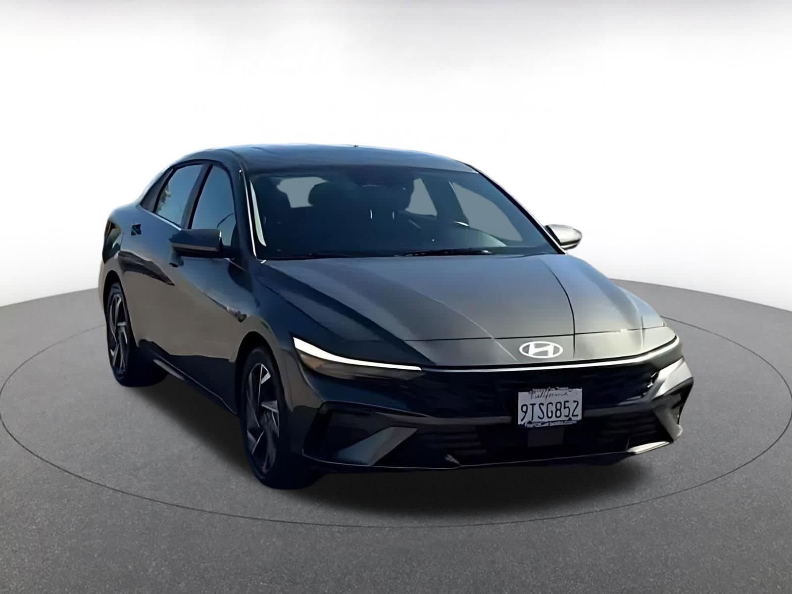 Thumbnail: 2025 Hyundai Elantra - 2