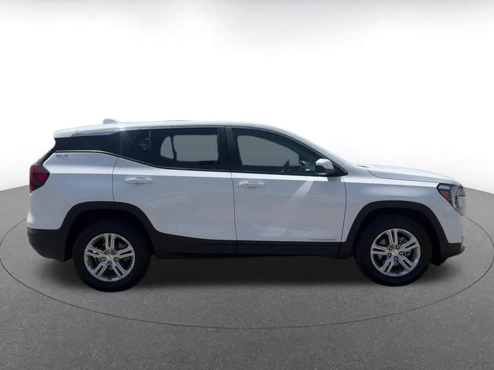2024 GMC Terrain SLE 16
