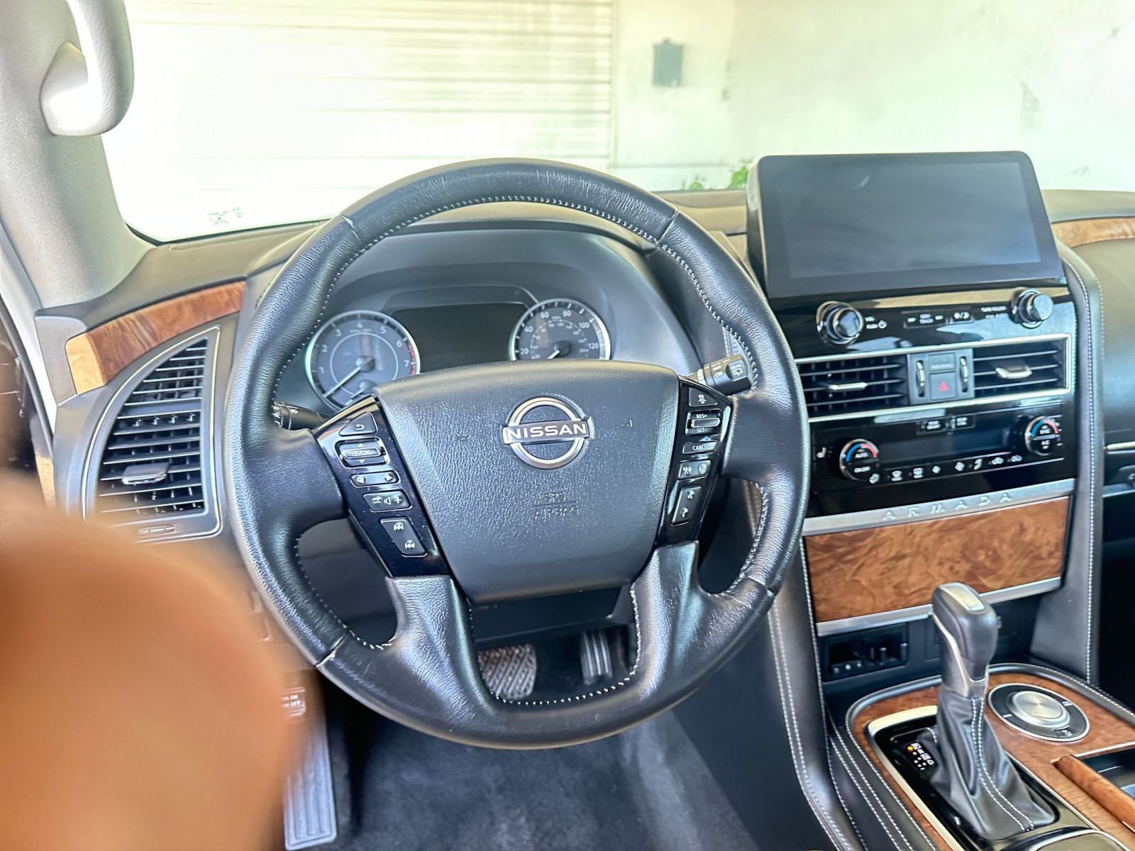2024 Nissan Armada SL 28