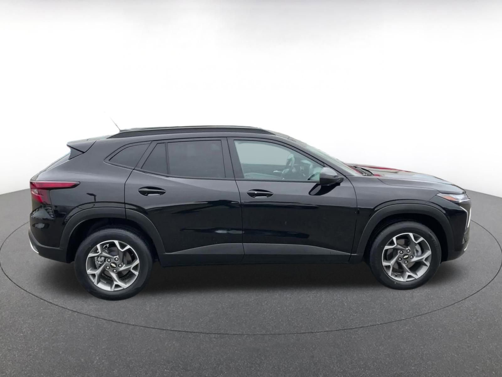 Thumbnail: 2025 Chevrolet Trax - 16