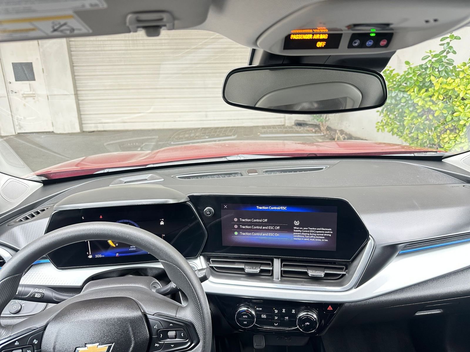 Thumbnail: 2025 Chevrolet Trax - 33