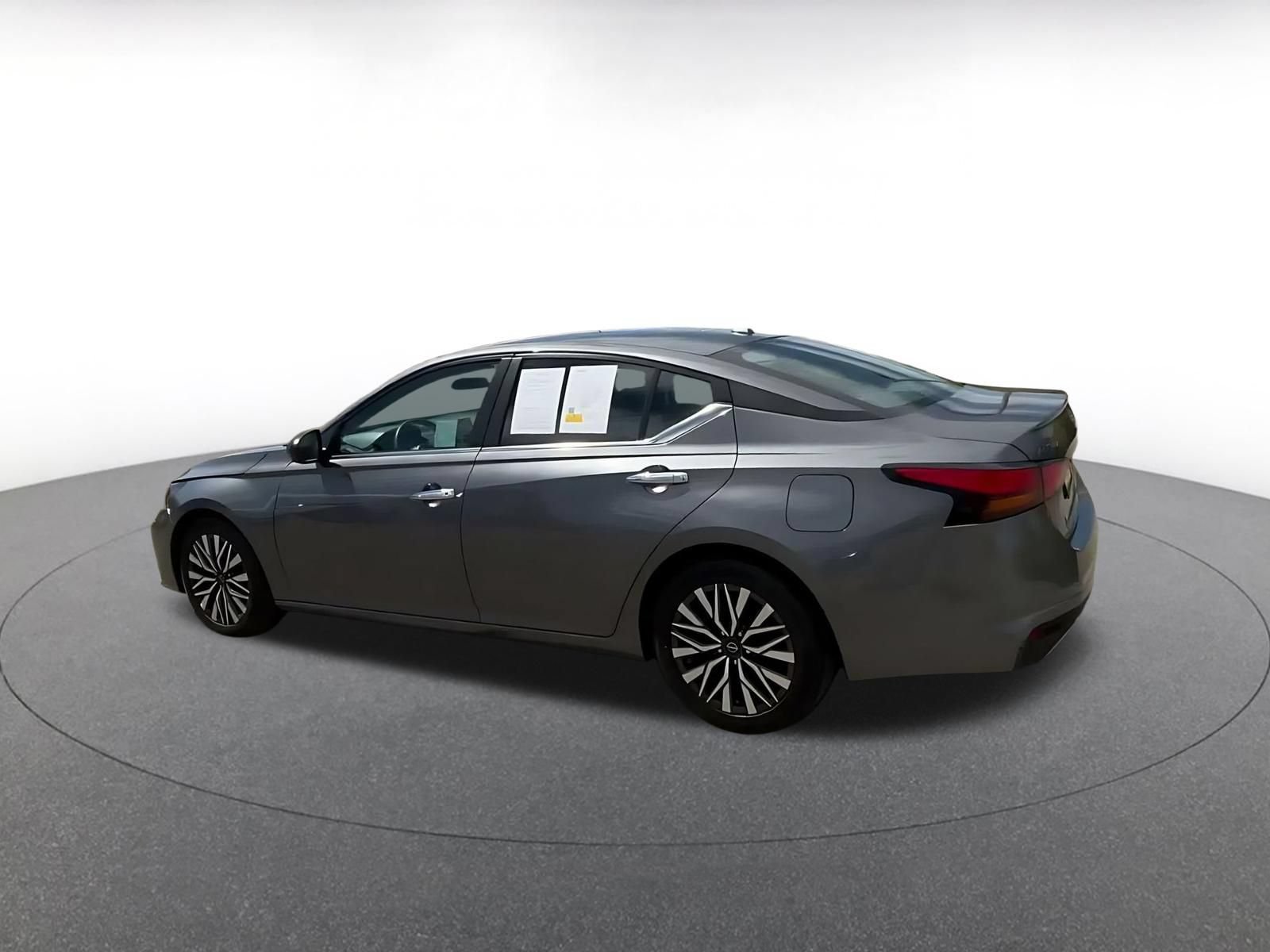 Thumbnail: 2025 Nissan Altima - 9