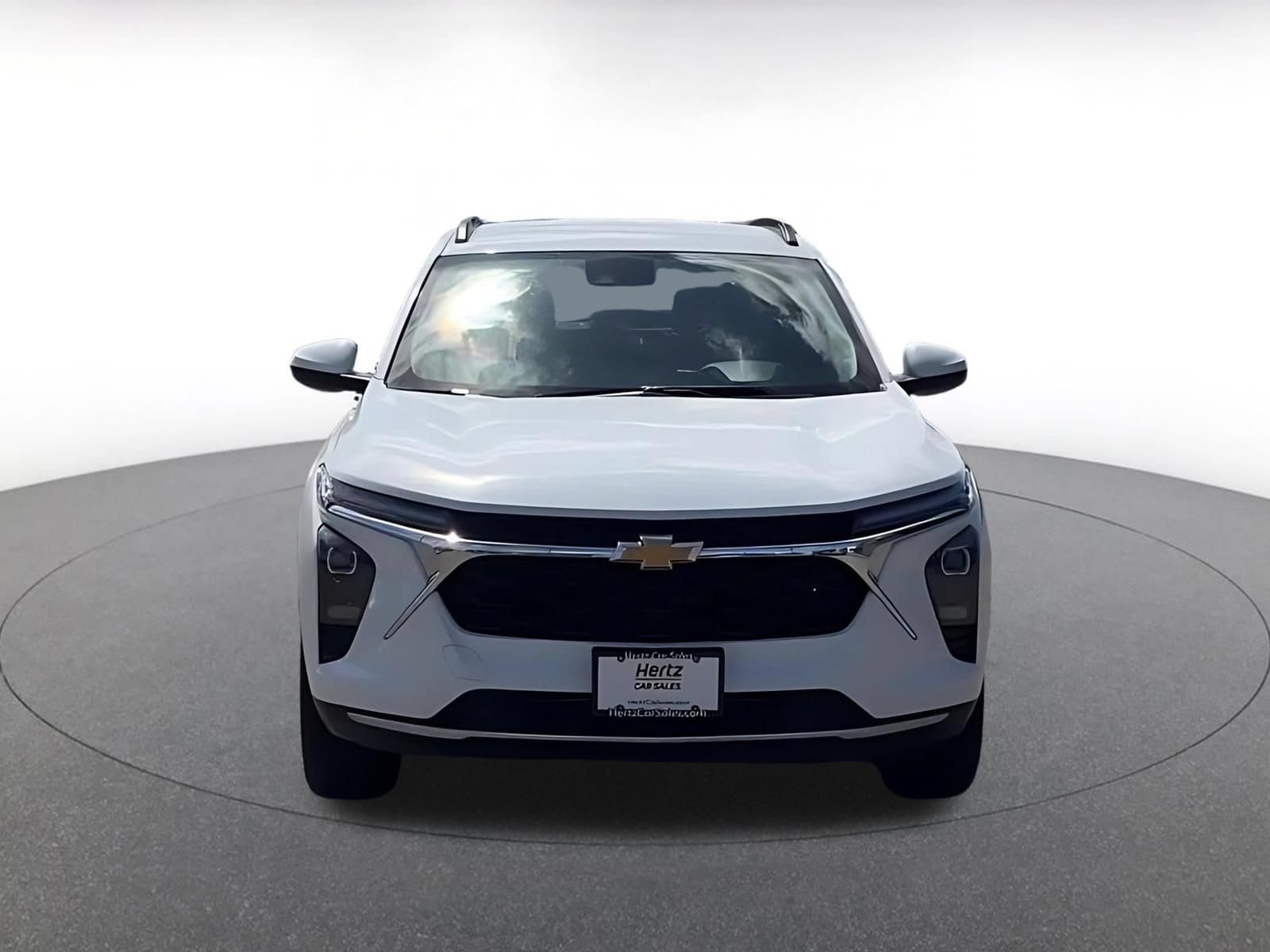 Thumbnail: 2025 Chevrolet Trax - 3