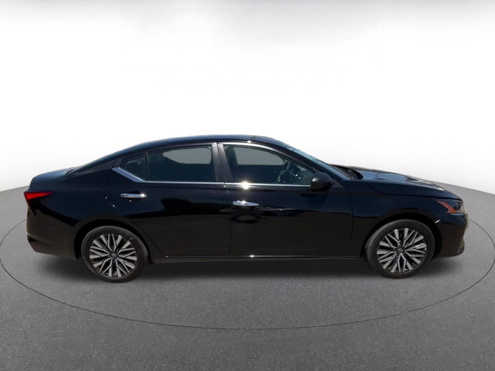 Thumbnail: 2025 Nissan Altima - 16