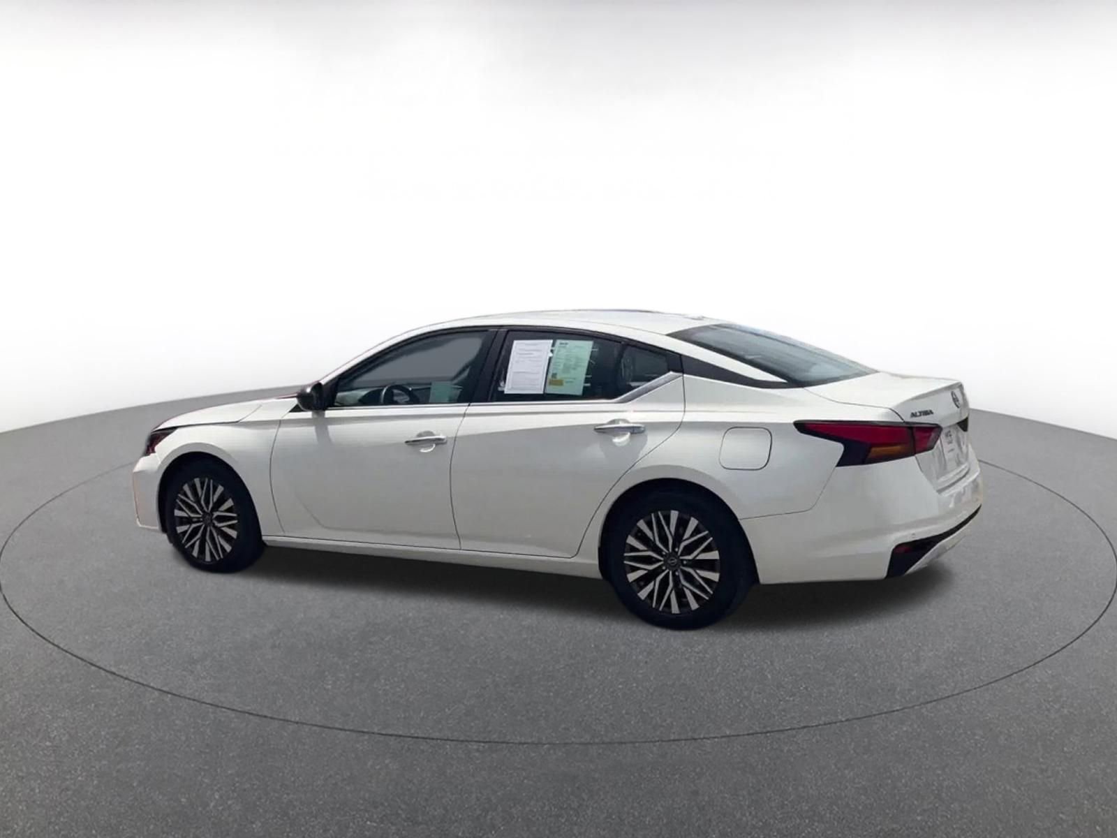 Thumbnail: 2025 Nissan Altima - 10