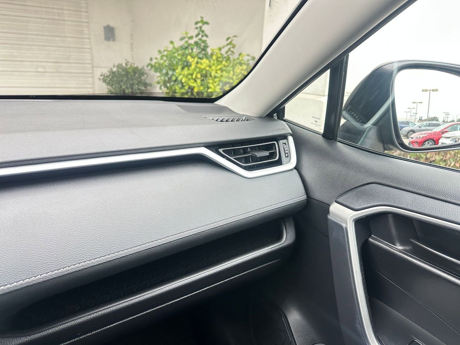 Thumbnail: 2025 Toyota RAV4 - 35