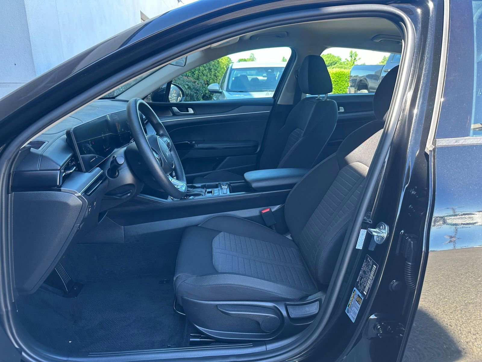 Thumbnail: 2025 Kia K5 - 28