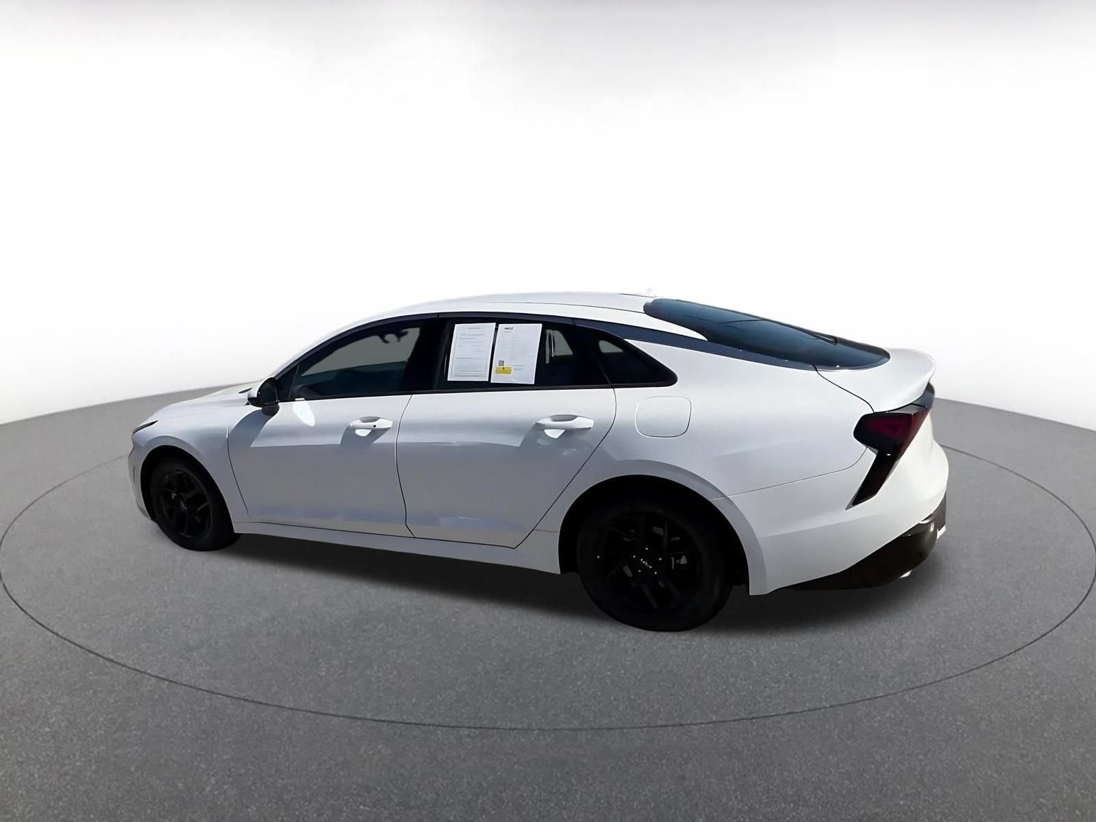 Thumbnail: 2025 Kia K5 - 10