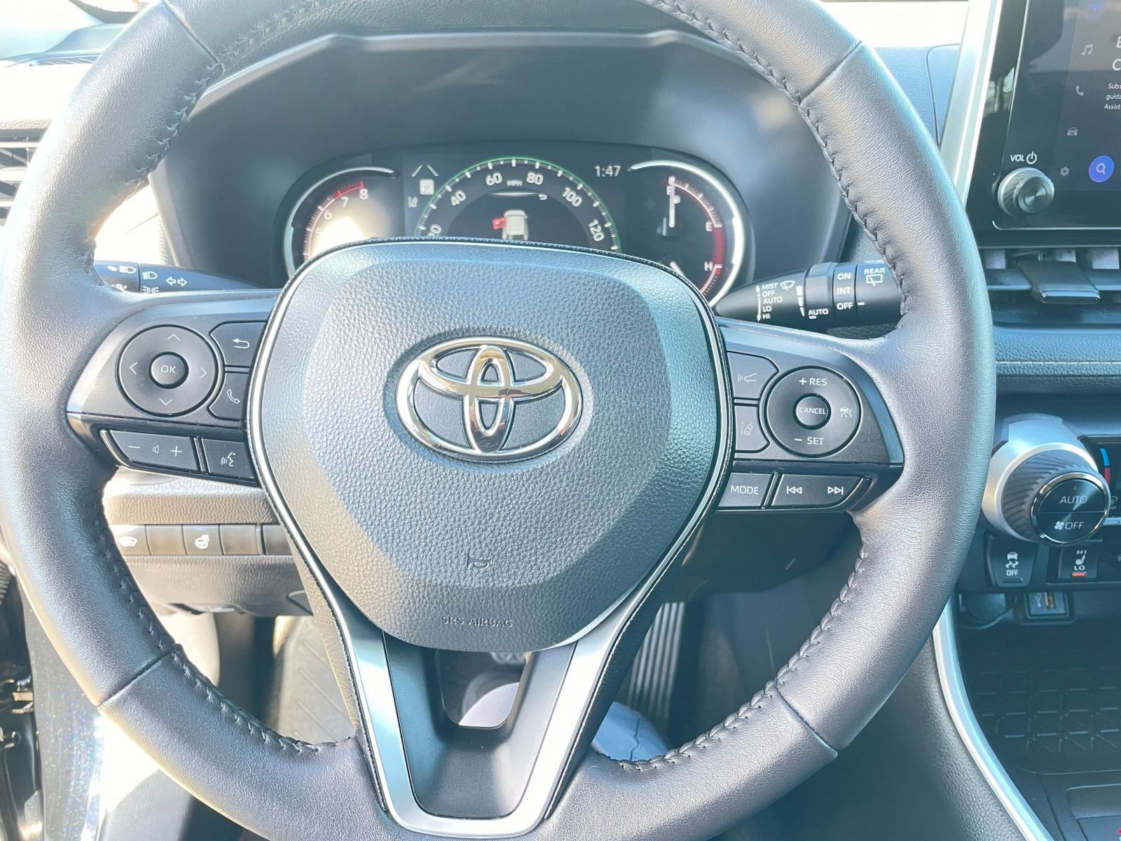 Thumbnail: 2025 Toyota RAV4 - 28