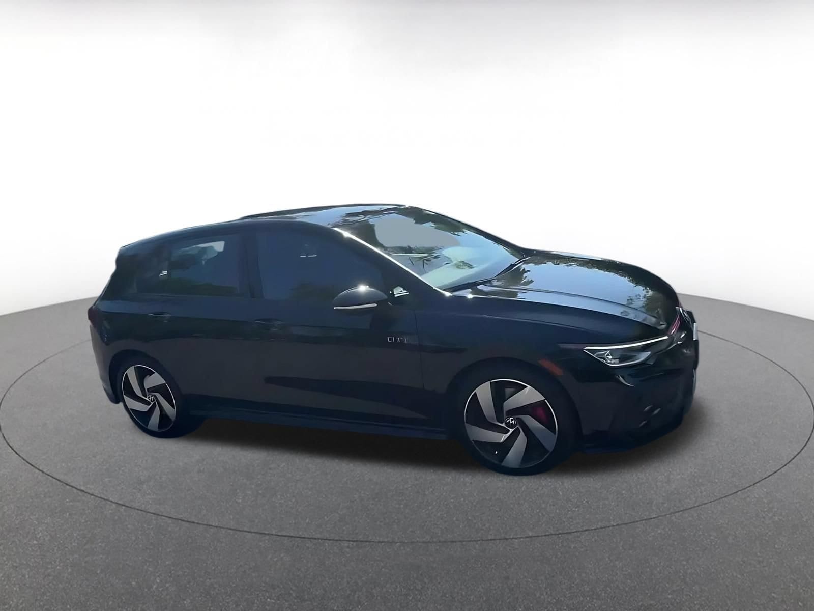 Thumbnail: 2026 Volkswagen Golf - 2