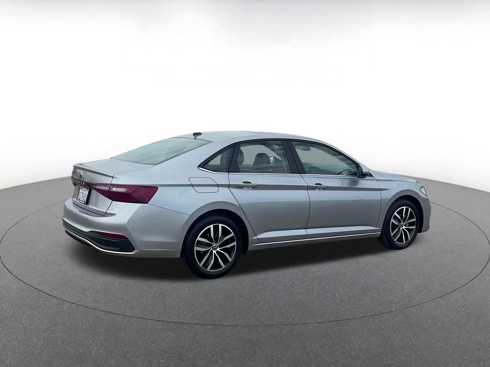 Thumbnail: 2025 Volkswagen Jetta - 15