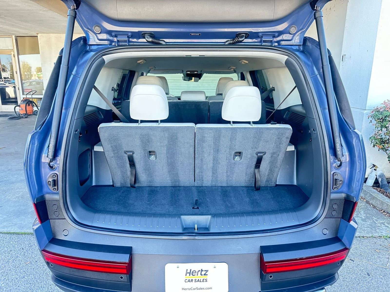 Thumbnail: 2025 Hyundai Santa Fe - 32