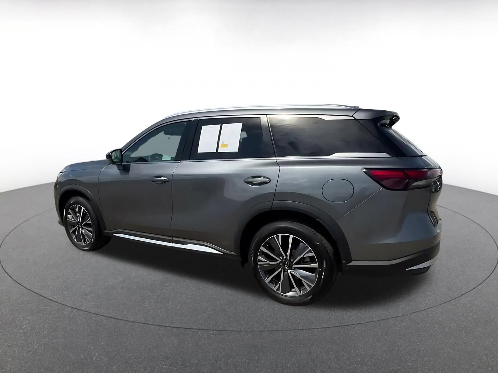 Thumbnail: 2026 INFINITI QX60 - 9