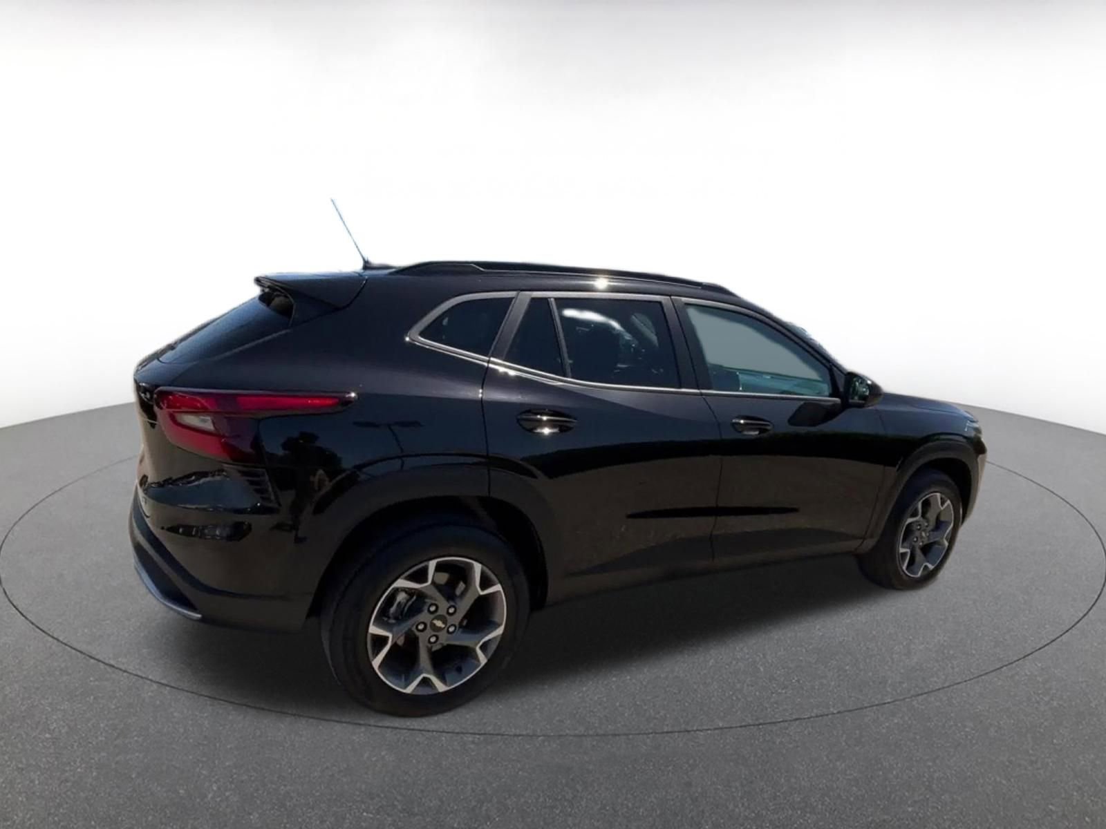 Thumbnail: 2025 Chevrolet Trax - 14