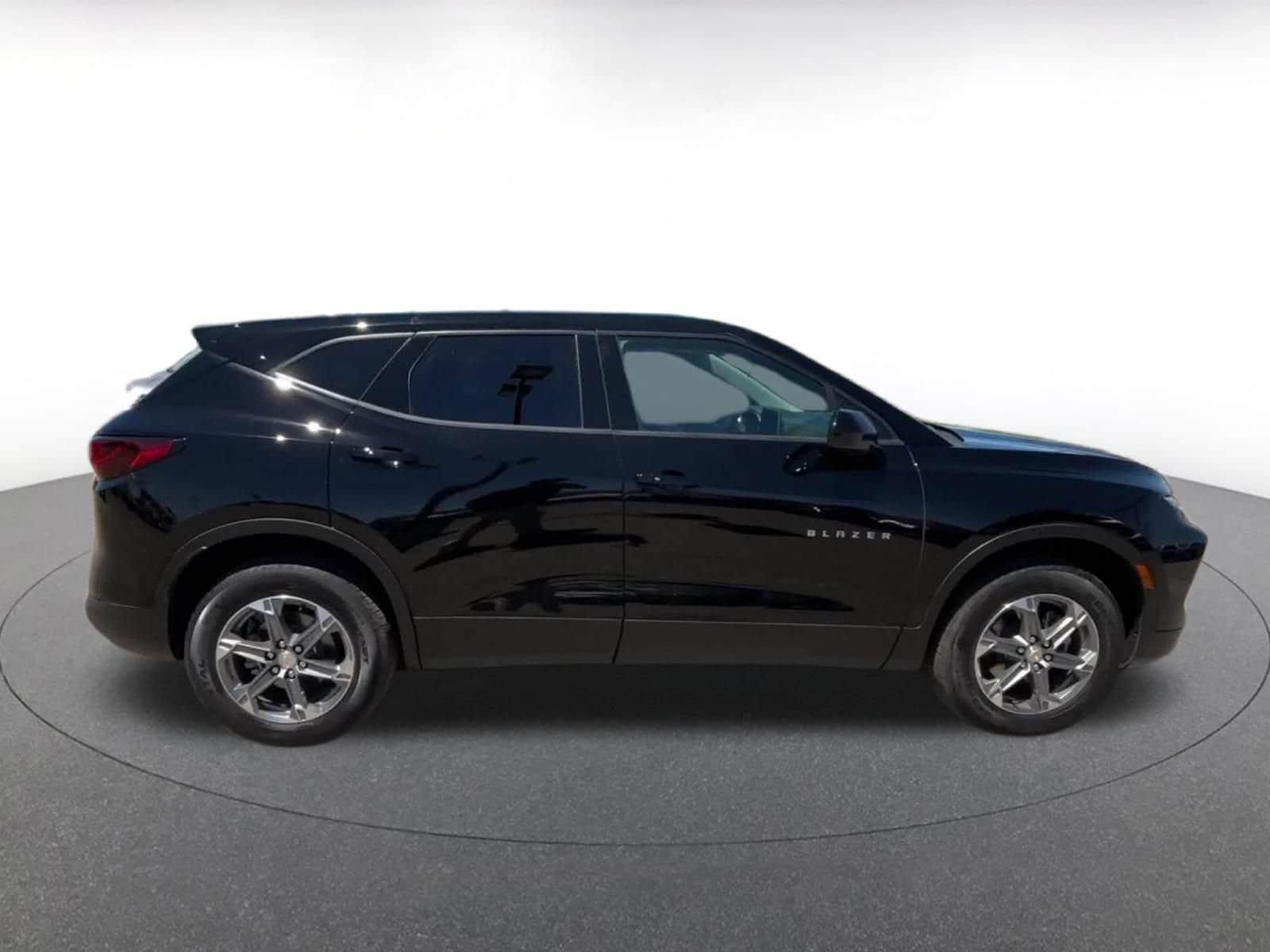 Thumbnail: 2026 Chevrolet Blazer - 16