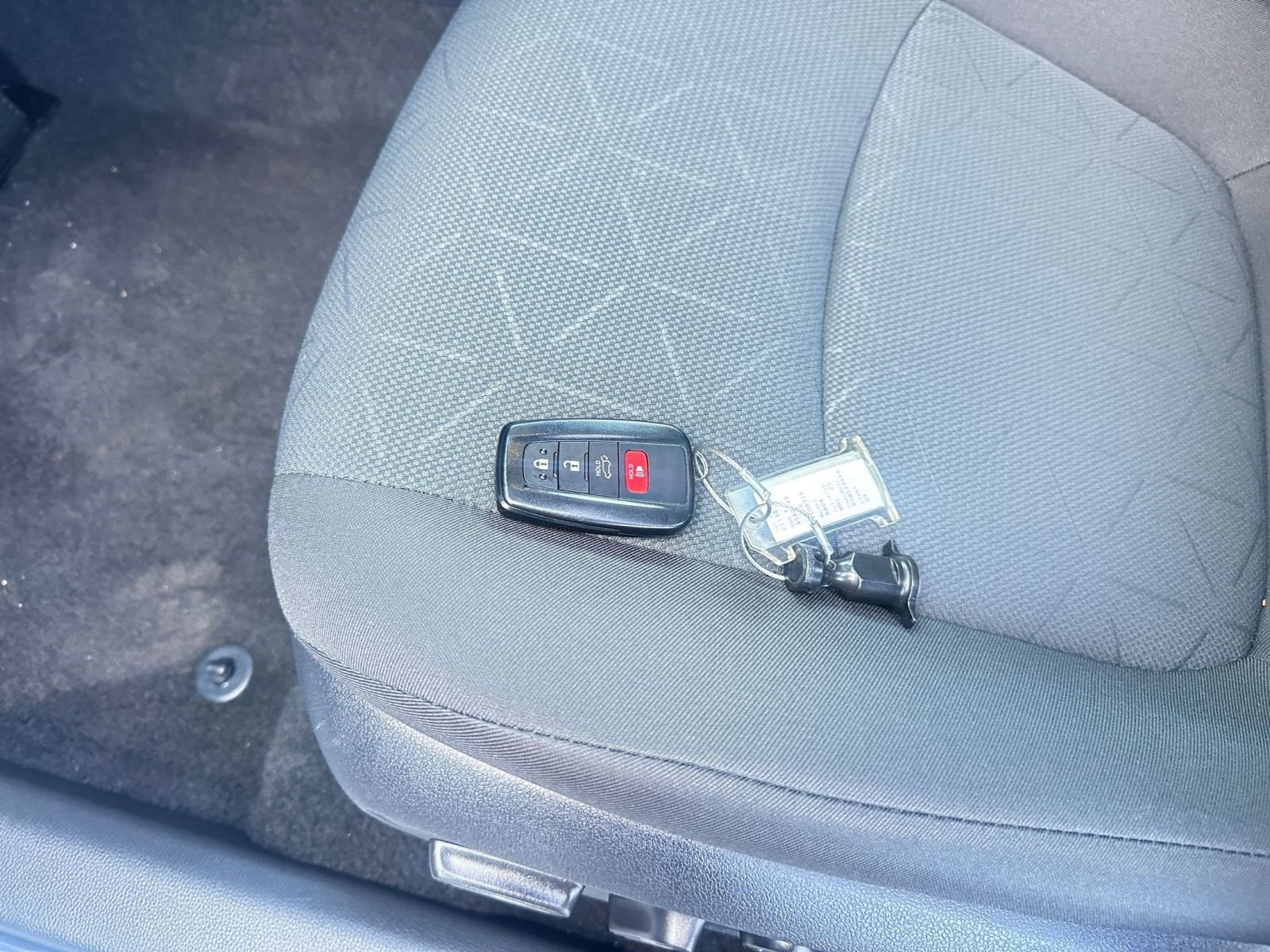 Thumbnail: 2025 Toyota RAV4 - 22