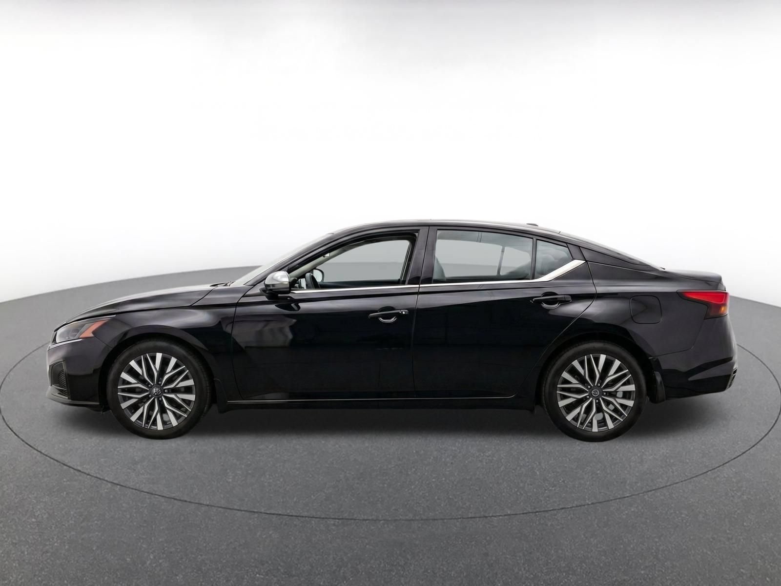 Thumbnail: 2025 Nissan Altima - 4